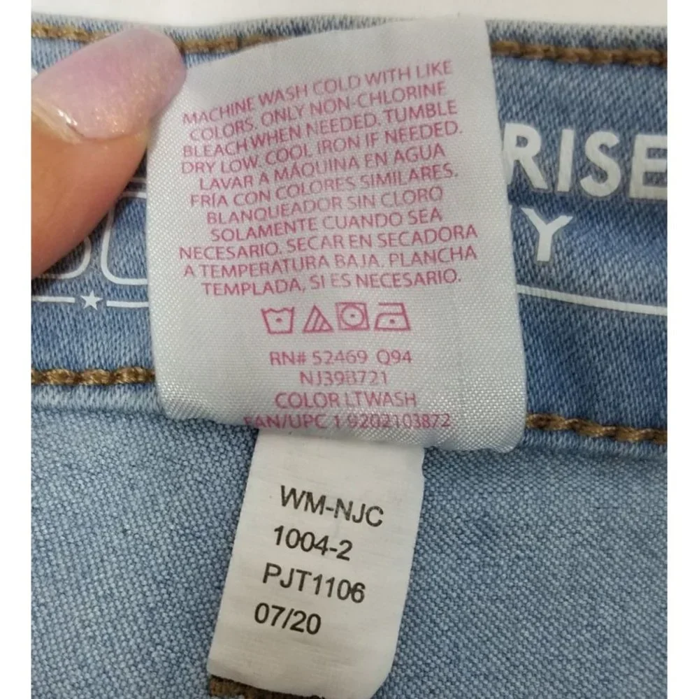 No Bounderies Womens Jeans size 1 High Rise Skinny size 1 light blue mom jeans
